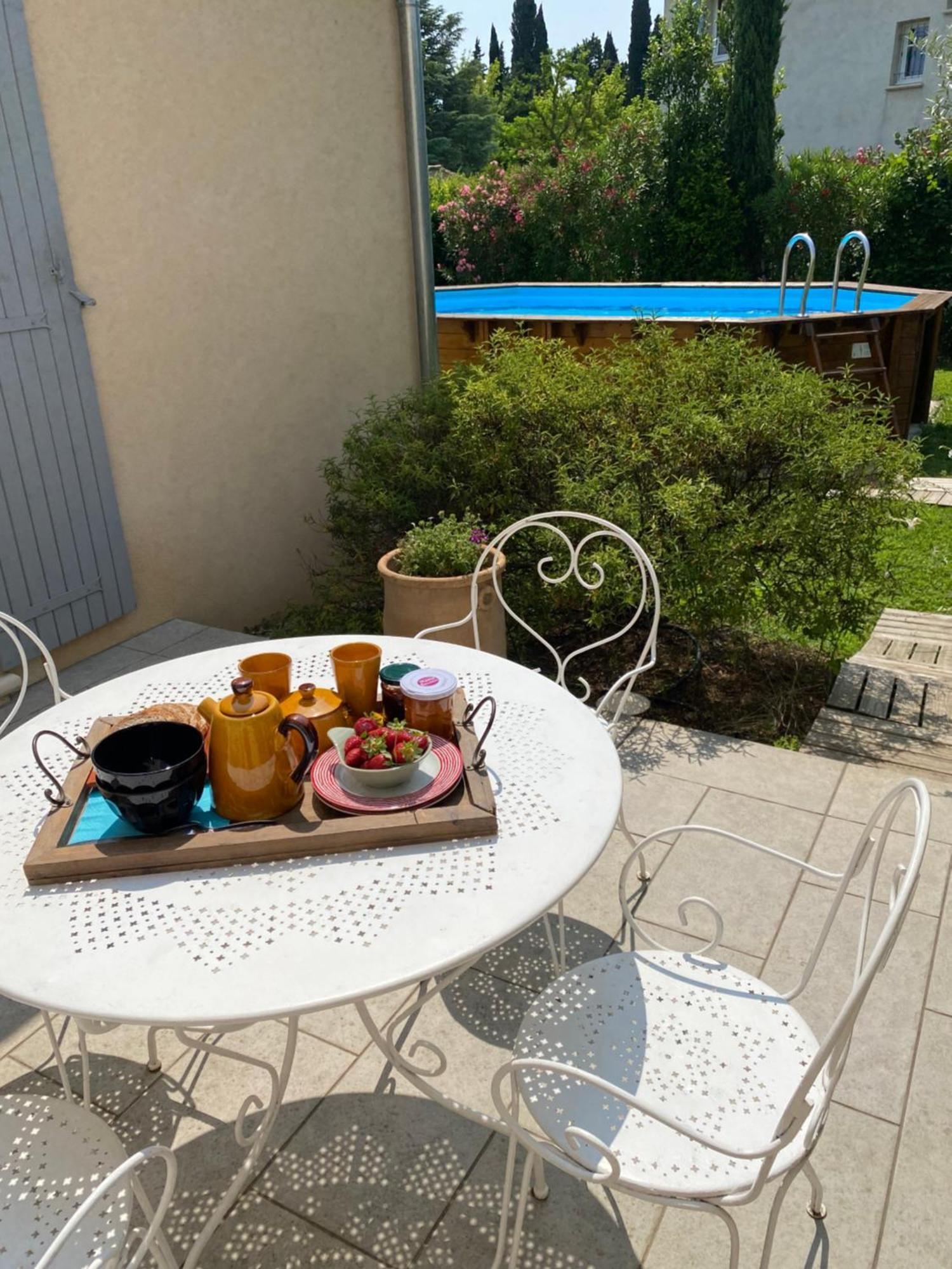 Chambre D'Hotes Le Jardin Des Cigales Bed and Breakfast Aubignan Esterno foto